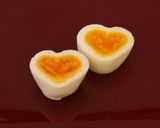 A picture of step 7 of Heart-Shaped Boiled Eggs You Can Make without a Mold.