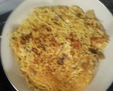 Hình bước làm 3 của món Mì Gói chiên trứng (Pizza mì gói). 🍕👍
