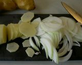 A picture of step 1 of Pleasantly Cool Vichyssoise.