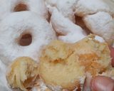Foto langkah ke 6 dari resep Donat Maizena.