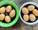 Hình bước làm 1 của món Trời mưa nấu mì 2 phiên bản: mì nước vị Nhật và mì khô vị Tàu