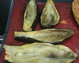 Foto del paso 2 de la receta Berenjenas al horno con bacalao y atun