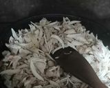 Foto langkah ke 3 dari resep Ayam suwir kecap.