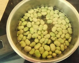 Foto del paso 1 de la receta: Crema de Habas y Guisantes con rollos de Cecina