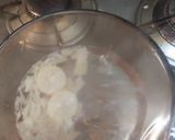 A picture of step 3 of Honey Lemon Ginger Qahwa.