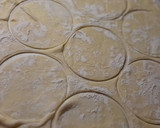 Foto del paso 3 de la receta: Mini pizzas de verdura y anchoas