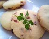 A picture of step 11 of Strawberry and Blueberry Cookies.
