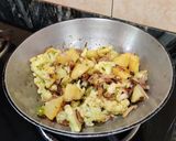 A picture of step 3 of Stir fry gobhi aloo.