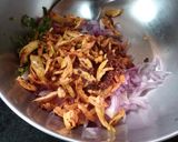 पांढरा पावटा भाजी,बटाटारस्सा आणी कांदा चाट (Pavta Bhaji Batata Rassa Kanda chat Recipe In Marathi) रेसिपी स्टेप 7 फोटो 