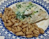 Foto del paso 4 de la receta: Merluza con salsa de verdeo y porotos especiados