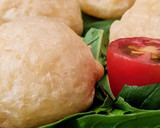 Foto del paso 9 de la receta: Buñuelos de yuca y queso 🧀 Buñuelos de mandioca sin féculas y sin harinas, ¡a pura mandioca fresca!