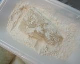 A picture of step 2 of Flounder Meunière.