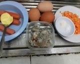 Foto langkah ke 1 dari resep Dadar telor isi sosis.