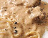 Foto del paso 6 de la receta: Solomillo encebollado a la crema de queso "Castello" trufado