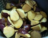 A picture of step 3 of Daigaku Imo (Deep-Fried & Caramelized Sweet Potatoes) in a Rice Cooker.