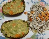Foto del paso 6 de la receta: Gulas al ajillo y aguacate con gambas y albaricoque