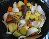 A picture of step 6 of Rich and Tasty Beef Tendon Curry Made in a Pressure Cooker.