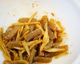 A picture of step 3 of Sesame Flavored Konnyaku and Burdock Root.