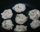 A picture of step 4 of Simple & Fluffy Chicken Tsukune Patties for Cherry Blossom Viewing.