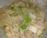 รูปขั้นตอนการทำที่ 5 ของ ผัดผงกะหรี่ไก่ใส่ผักกาดขาว : Stir-fried chicken with curry powder and Chinese cabbage