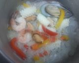A picture of step 1 of Yum Woon Sen / Vermicelli and Seafood Spicy Salad.