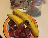 Foto del paso 1 de la receta: Batido Frutilla y plátano 🍌🍓