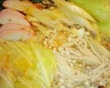 A picture of step 6 of Dan Dan Noodle Hot Pot with Lots of Cabbage and Bean Sprouts.