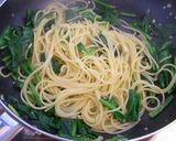 A picture of step 4 of Pasta with Spinach and Parmesan Cheese.