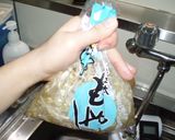 A picture of step 2 of Really Easy! How To Wash Bean Sprouts.