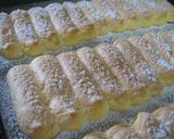A picture of step 8 of Charlotte-Style Pear Mousse Cake.