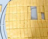 Foto langkah ke 5 dari resep Premium Kaastangel Super Cheesy Renyah.