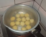 Foto langkah ke 3 dari resep Klepon ubi kuning.