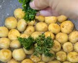 Foto langkah ke 7 dari resep Buttery Garlic Mushrooms.