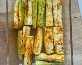 Foto del paso 2 de la receta: Bastones de calabacín especiados en airfryer