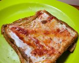 Foto langkah ke 3 dari resep Roti Panggang Teflon dengan Mayo dan Selai.