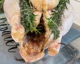 Une image de l'étape 8 de Chapon fermier aux herbes aromatiques farci cèpes et morilles.