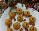 A picture of step 8 of Besan kay laddu.