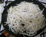 A picture of step 1 of Rice Bowl with Spicy Bean Sprout and Ground Pork Miso.