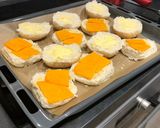 A picture of step 6 of Homemade Mini Cheeseburgers.