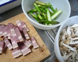 A picture of step 2 of Creamy Pasta with Asparagus and Bacon.