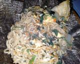 Foto langkah ke 4 dari resep Mi bayam nori rasa pecel.