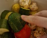 عکس مرحله 2 از دستور ماهی سالمون و سبزیجات تنوری 🍣🍄‍🟫🥒🥔🍅🥦