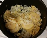 A picture of step 2 of Cream of Garlic Soup (Knoblauchcremesuppe).