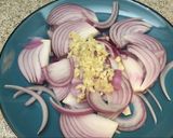 Foto del paso 2 de la receta: Filete de Tuna encebollado