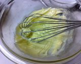 A picture of step 4 of White Chocolate × Matcha Muffins.