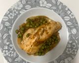 Foto del paso 9 de la receta: Merluza con rodajas de patata y guisantes