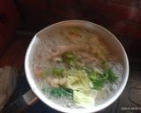 Foto langkah ke 5 dari resep Sup ceker mie bihun.