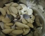 A picture of step 3 of Green chilli thecha.