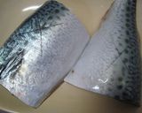A picture of step 1 of Simple Sweet-Tart Simmered Mackerel.