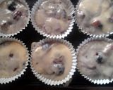 A picture of step 3 of Ladybirds Christmas Snowmen Summer Fruitcupcakes ..